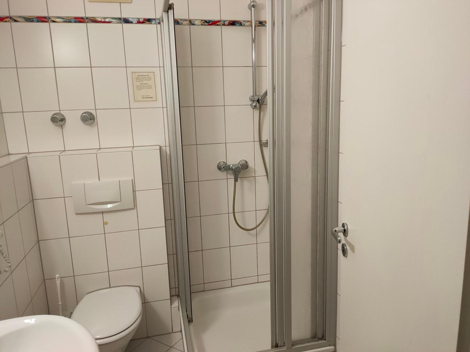 רודגאו Hotel Zur Eisenbahn מראה חיצוני תמונה